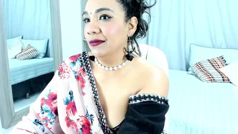 NAILHA SAJANI  online show from 10, 12, 2024