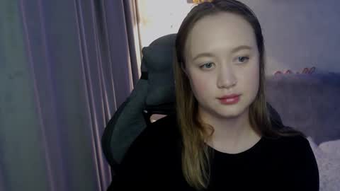 _lalune_ online show from 22, 9, 2025