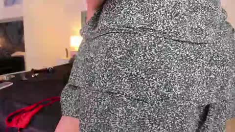 Lauralove online show from 1, 2, 2025