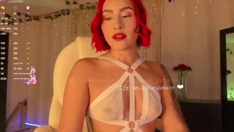 Snapshot of _lauraspencer_ chatting on 21, 9, 2025 Laura online show from 21, 9, 2025