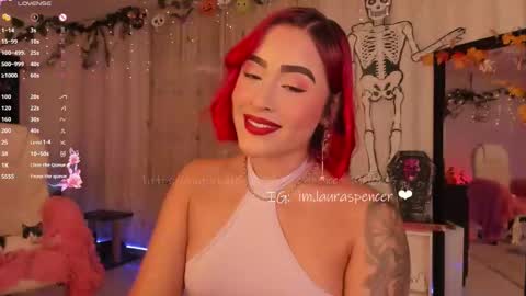 Snapshot of _lauraspencer_ chatting on 20, 10, 2025 Laura online show from 20, 10, 2025