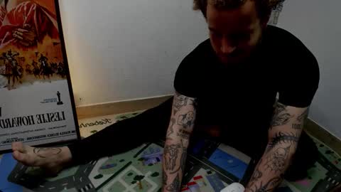 Snapshot of _layne chatting on 6, 10, 2025 Layne online show from 6, 10, 2025