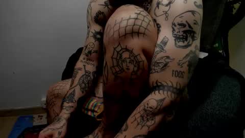 Snapshot of _layne chatting on 11, 10, 2025 Layne online show from 11, 10, 2025