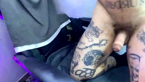 Snapshot of _layne chatting on 13, 10, 2025 Layne online show from 13, 10, 2025