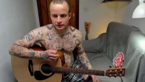 Snapshot of _layne chatting on 24, 4, 2026 Layne online show from 24, 4, 2026