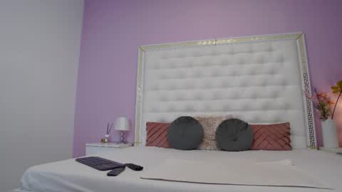 Lena Paul online show from 5, 12, 2025