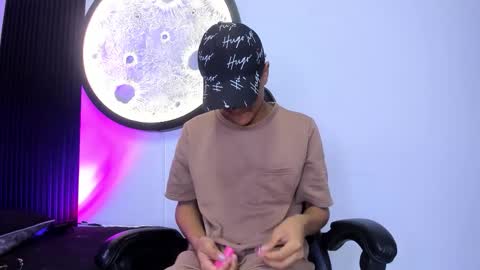 _leohot_ online show from 19, 11, 2025