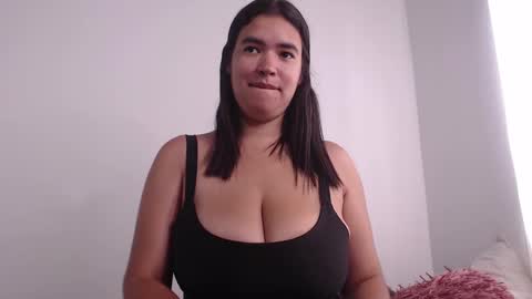Snapshot of _leslie chatting on 19, 2, 2025 Leslie online show from 19, 2, 2025
