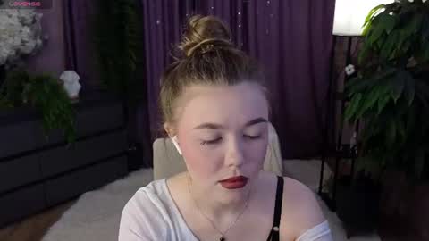 Snapshot of _liilcrystal_ chatting on 25, 6, 2026 _liilcrystal_ online show from 25, 6, 2026
