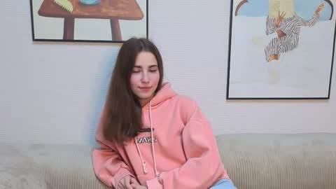 Snapshot of _little_butterfly_ chatting on 25, 9, 2025 Emma online show from 25, 9, 2025
