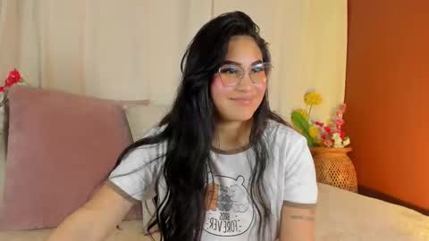 Snapshot of _little_ivy chatting on 11, 11, 2025 Ivy 3 online show from 11, 11, 2025