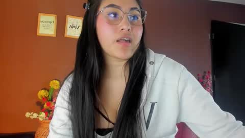 Snapshot of _little_ivy chatting on 22, 11, 2025 Ivy 3 online show from 22, 11, 2025