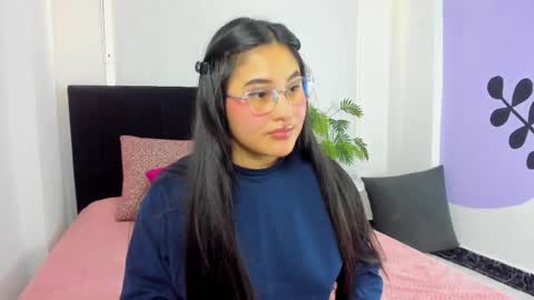 Snapshot of _little_ivy chatting on 28, 11, 2025 Ivy 3 online show from 28, 11, 2025