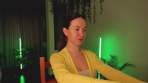 Snapshot of _lovely_lady chatting on 19, 10, 2025 Alice online show from 19, 10, 2025