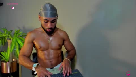 _luca_flame online show from 25, 11, 2025