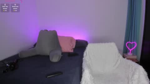 Snapshot of _lucianapalmer chatting on 8, 11, 2025 online show from 8, 11, 2025