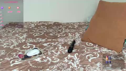 Snapshot of _lullaby_ chatting on 5, 10, 2025 Lullaby online show from 5, 10, 2025