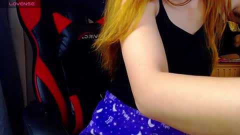 Snapshot of _luna10 chatting on 15, 4, 2026 _luna10 online show from 15, 4, 2026