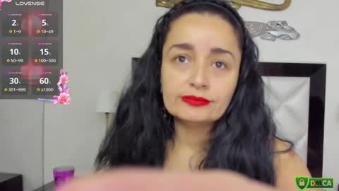  luna  sweet  online show from 13, 1, 2025