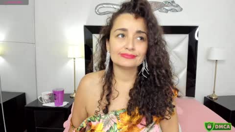  luna  sweet  online show from 16, 1, 2025
