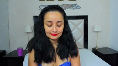  luna  sweet  online show from 19, 1, 2025