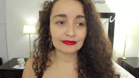  luna  sweet  online show from 23, 1, 2025