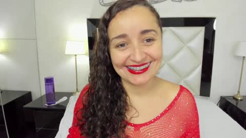  luna  sweet  online show from 26, 1, 2025