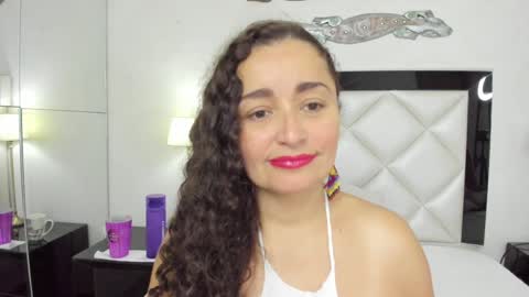  luna  sweet  online show from 29, 1, 2025