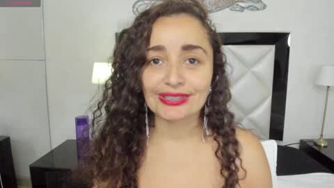  luna  sweet  online show from 3, 2, 2025