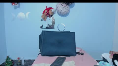 Snapshot of _luna__sweet_ chatting on 19, 12, 2025 luna sweet online show from 19, 12, 2025