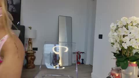 Luxie online show from 11, 9, 2025