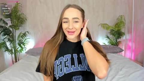 Snapshot of _m1ssbarbie chatting on 21, 2, 2025 _m1ssbarbie online show from 21, 2, 2025