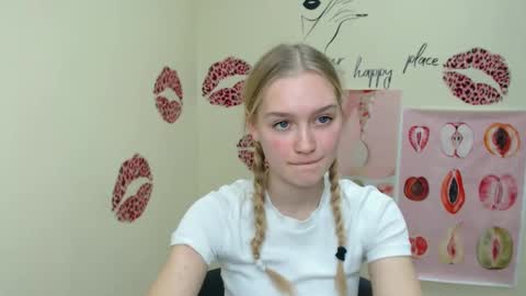 Clara online show from 4, 12, 2024