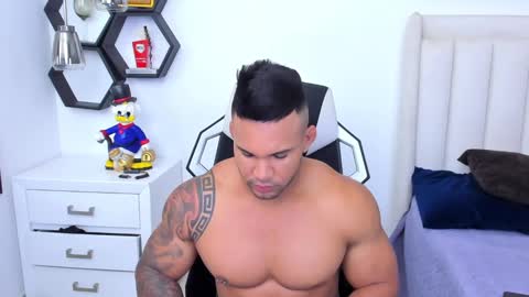 _matthew_santos_ online show from 20, 1, 2025