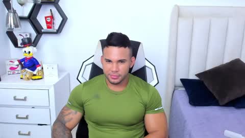 _matthew_santos_ online show from 8, 2, 2025