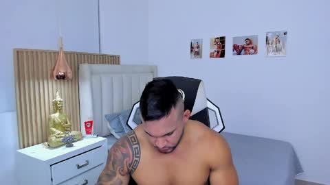 _matthew_santos_ online show from 22, 4, 2026