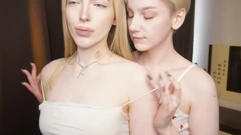 Elva and Kate  online show from 8, 5, 2026