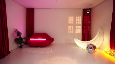 Snapshot of _meganmeow_ chatting on 27, 2, 2026 Saturday - start 2030-2130 GMT online show from 27, 2, 2026