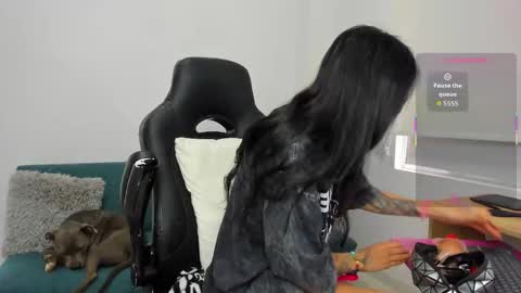 Snapshot of _megganjobs chatting on 5, 10, 2025 Juli online show from 5, 10, 2025