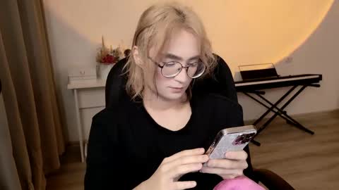 _meow_neko_ online show from 5, 5, 2026