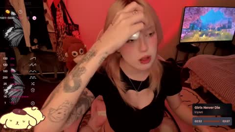 Snapshot of _meowmiko__ chatting on 13, 12, 2024 miko3 online show from 13, 12, 2024