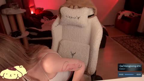 Snapshot of _meowmiko__ chatting on 5, 3, 2025 miko3 online show from 5, 3, 2025