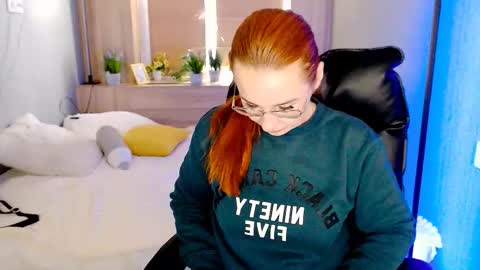 Snapshot of _mi_amore chatting on 26, 10, 2025 _mi_amore online show from 26, 10, 2025