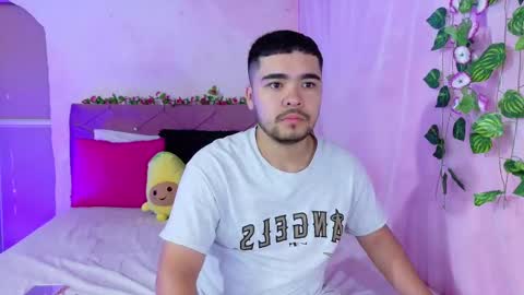  Mia y Mike  online show from 18, 9, 2025