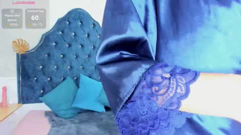 Snapshot of _mia_milf_ chatting on 23, 3, 2026 _mia_milf_ online show from 23, 3, 2026