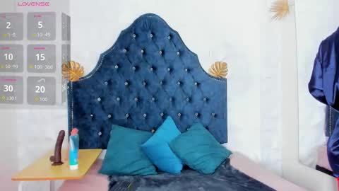 Snapshot of _mia_milf_ chatting on 23, 3, 2026 _mia_milf_ online show from 23, 3, 2026