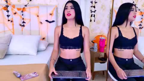 Mia Monroe online show from 19, 10, 2025