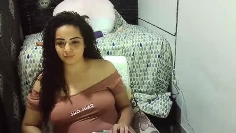Snapshot of _milf_naughty chatting on 8, 10, 2025 _milf_naughty online show from 8, 10, 2025