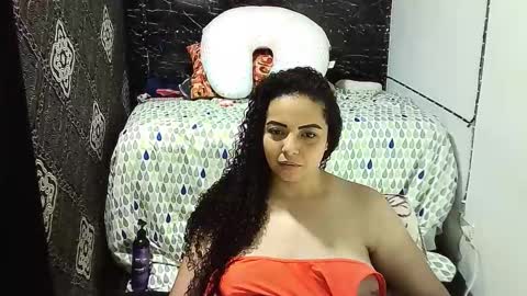 Snapshot of _milf_naughty chatting on 28, 10, 2025 _milf_naughty online show from 28, 10, 2025