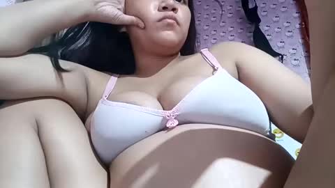 Snapshot of _milkytitsmomxx_ chatting on 10, 3, 2025 _milkytitsmomxx_ online show from 10, 3, 2025